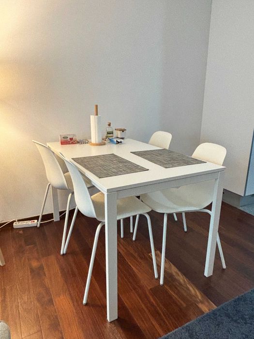 Mesa IKEA MELLTORP, branca - €40