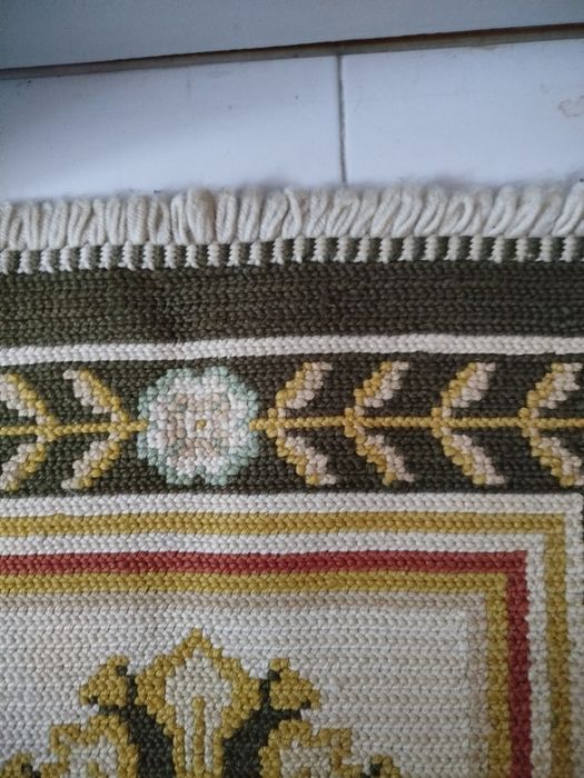 Tapete lã arraiolos tradicional, tamanho 1.55 largura e 1.96 comprimen