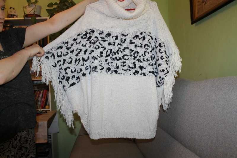 Ponczo damskie z golfem