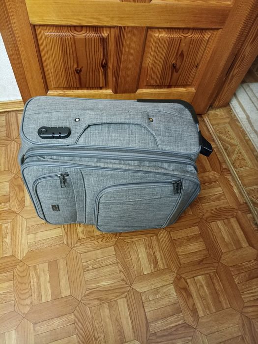 Чемодан 55*35*32 см.
