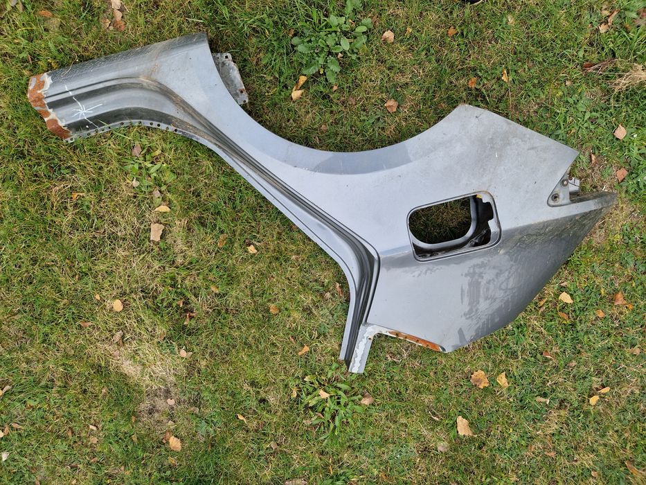 Seat Leon III HB 5D Blotnik prawy tyl