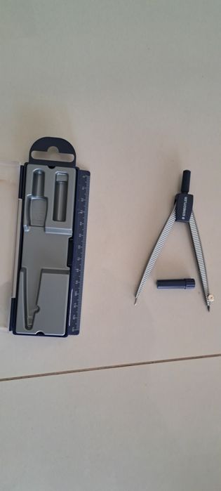 Compassos com estojo