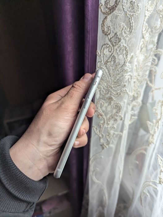 Apple iPhone 8 (64gb) - опис