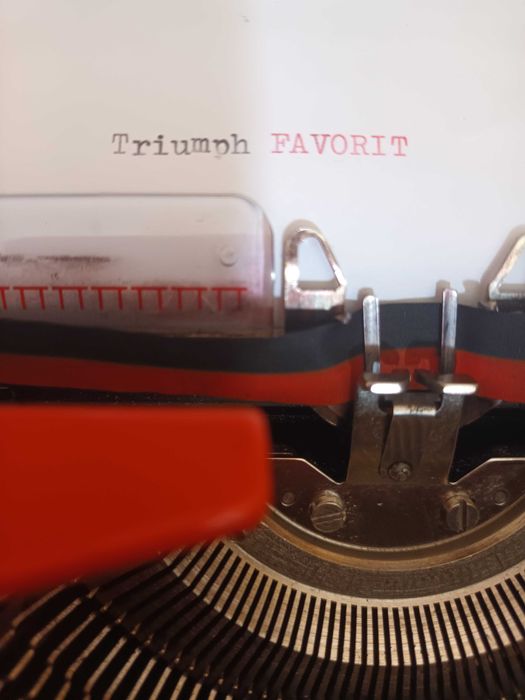 Máquina de escrever Triumph Favorit