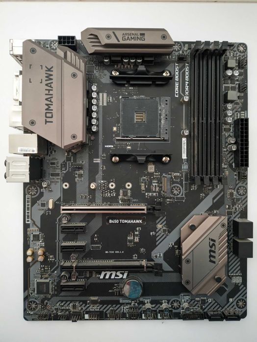 Материнська плата MSI b450 Tomahawk