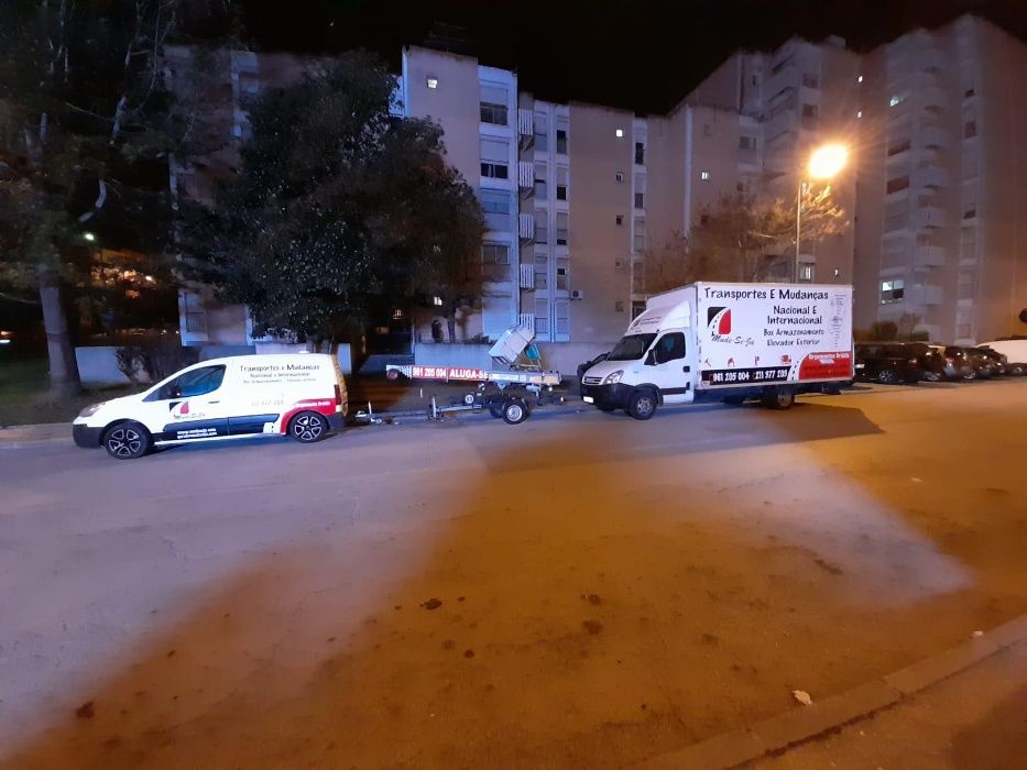 Aluguer Elevador Exterior / Grua Elevatória / Plataforma Elevatória