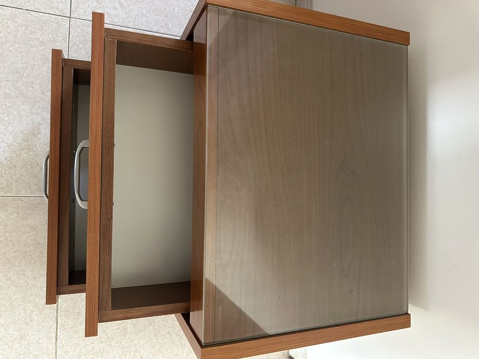 Mesas de Cabeceira com Tampo em Vidro  (Pack 2)