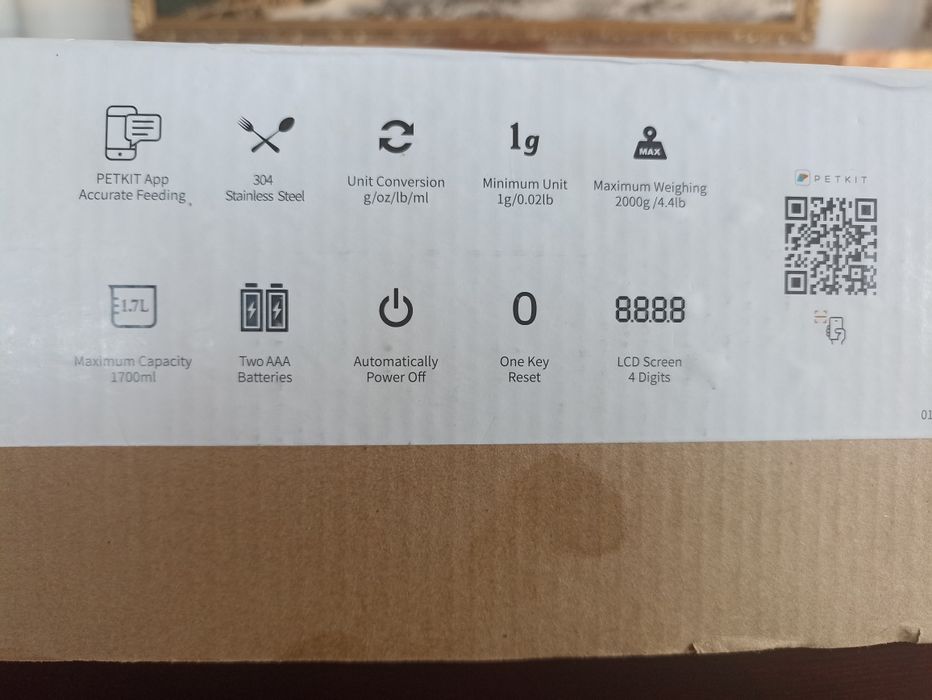 "Умная" кормушка PETKIT.