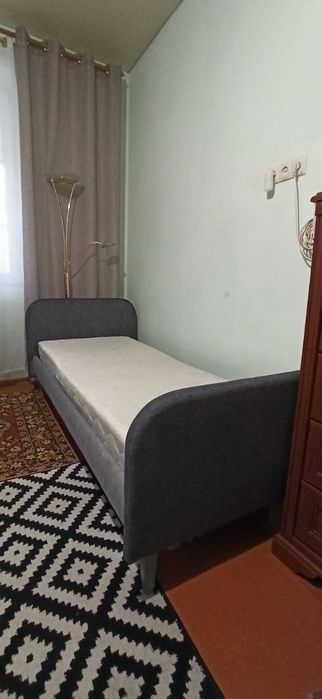 Кровать з матрацом