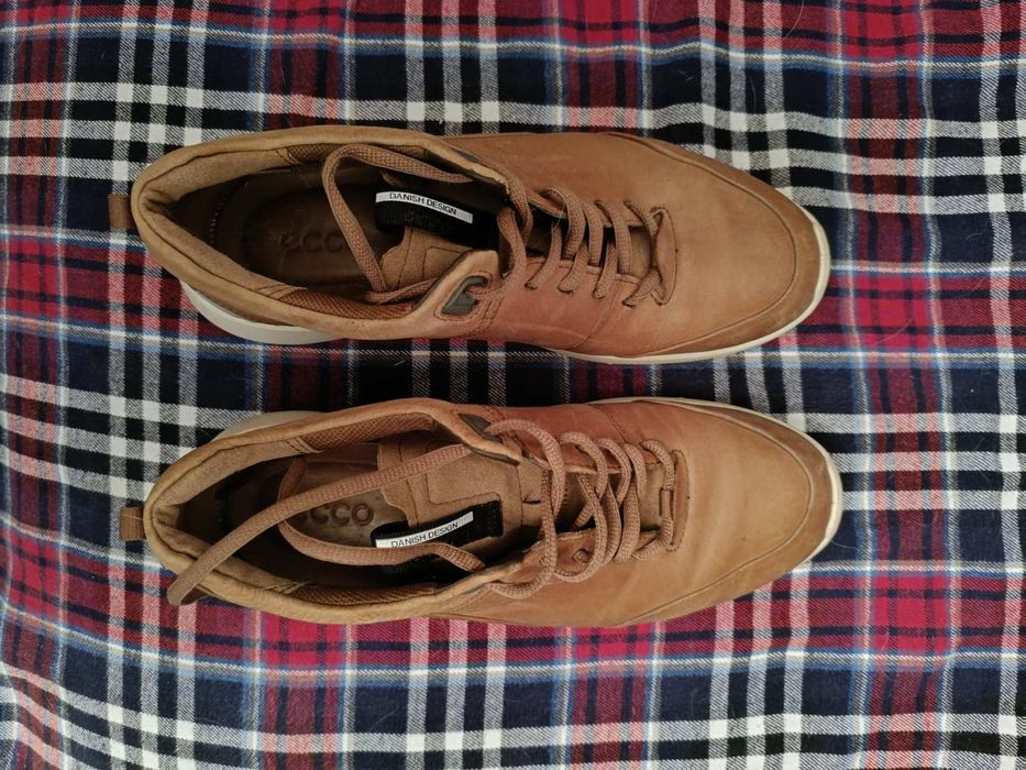 Продам жіночі кросівки Ecco