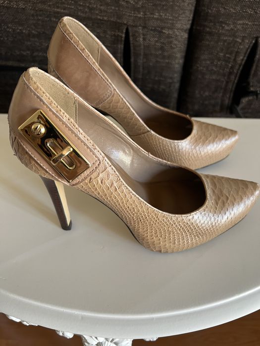 Sapatos salto alto, pele crocodilo, tamanho 37