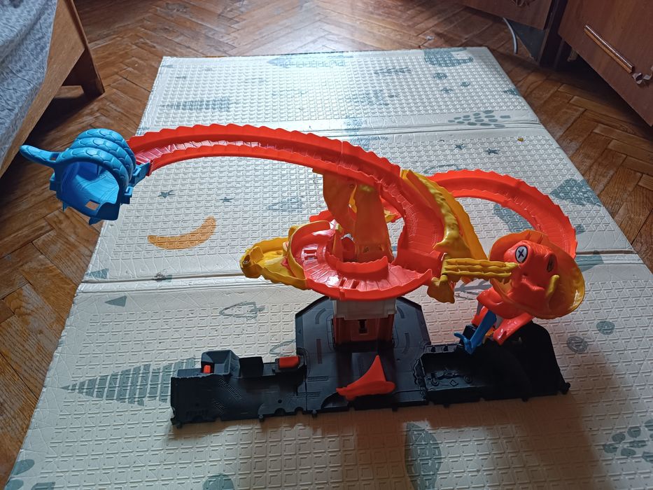 Ігровий набір Трек Хот Вілс Атака Кобри Hot Wheels City Pizza Slam Cobra Attack