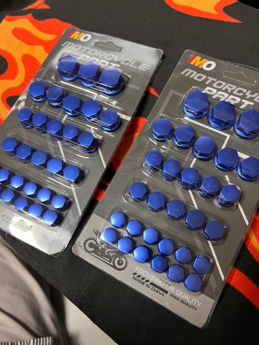 Пластикові ковпачки на болти кріплення колпачки для болтов цветные