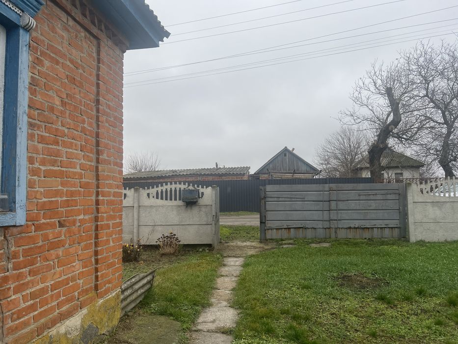Продам будинок с . Камяні Потоки ( Кременчук  5 км)