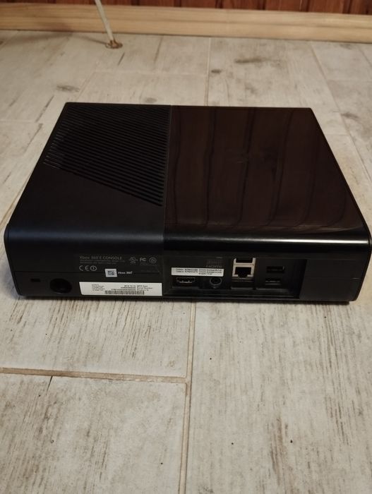 Продам Xbox 360 в хорошому стані