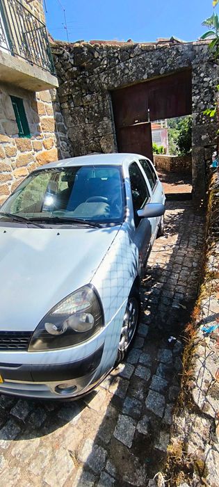 Renault Clio II - 1.2 16v de 2001