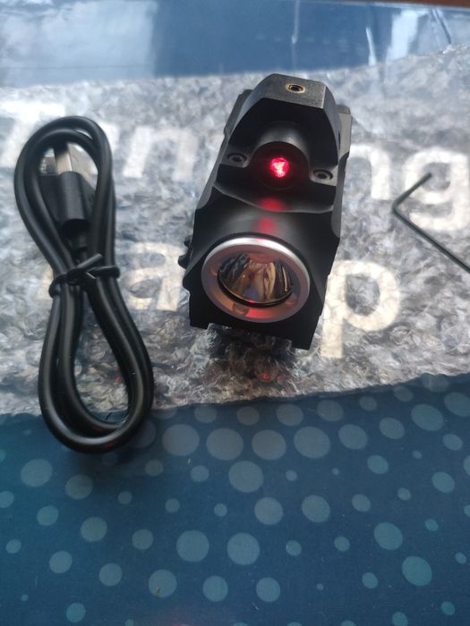 Lanterna tática com laser