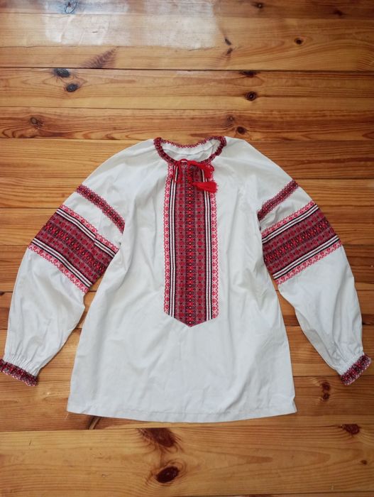 Жіноча вишиванка