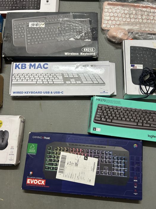 Блутуз/дротова клавіатура Logitech з мишкою