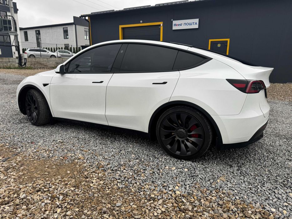 Tesla model Y Performance 2023