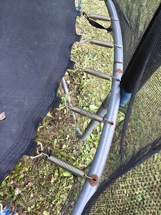 Trampolina w 100% sprawna .