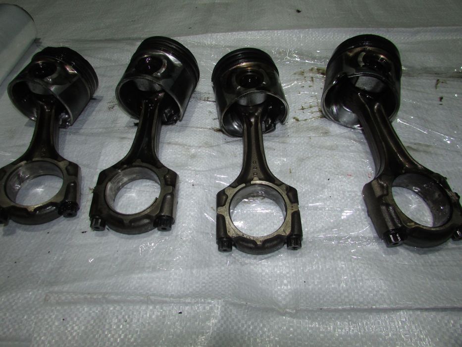 Поршень шатун Т-25 2.0 d4d 2004 toyota avensis тойота авенсіс