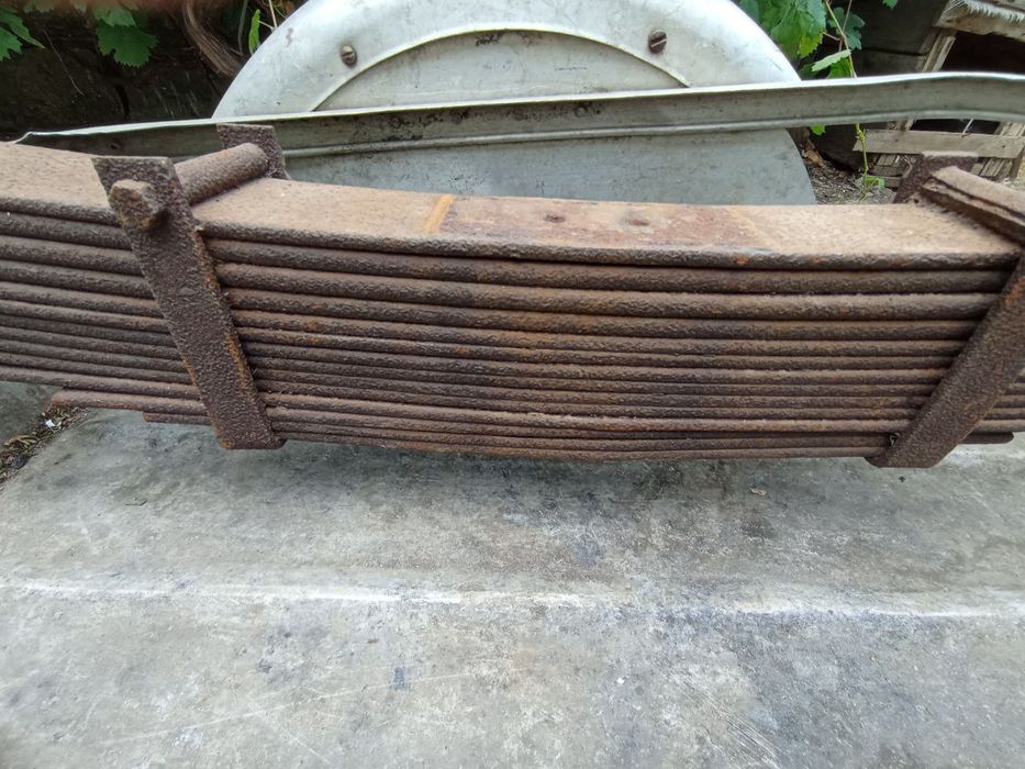 Ресори 2 ПТС 4 в прекрасному стані