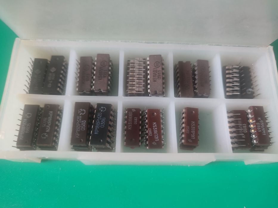 Микросхемы 43 штуки одним лотом