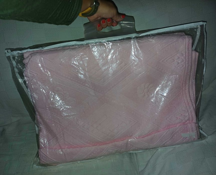 Colcha rosa para cama de casal