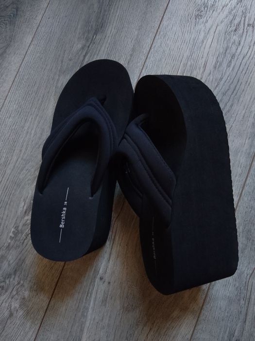 Bershka рр 38 шлепанцы на платформе