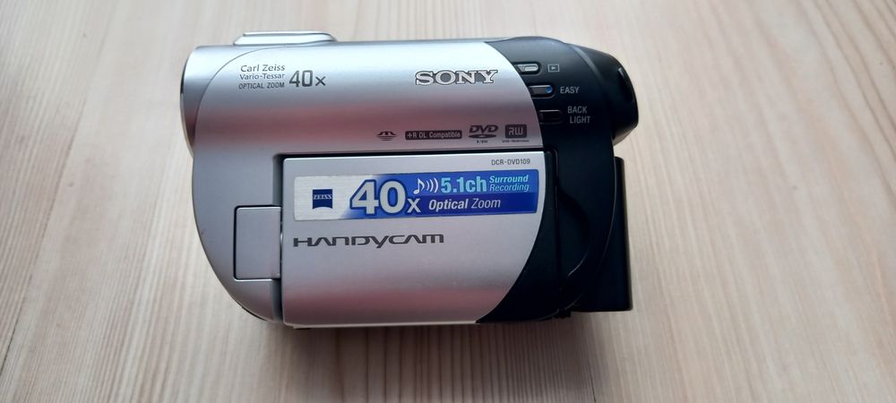 Sprzedam kamerę cyfrową Sony DCR DVD109 + Futerał