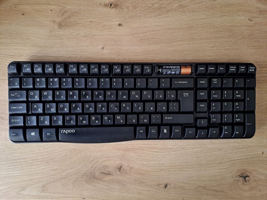 Бездротова клавіатура і комп'ютерна миша Rapoo