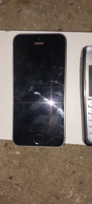 Nokia i iphone używane