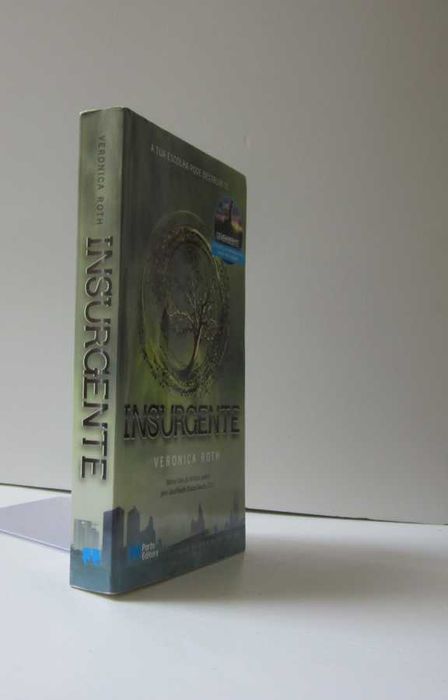 VERONICA ROTH - Insurgente