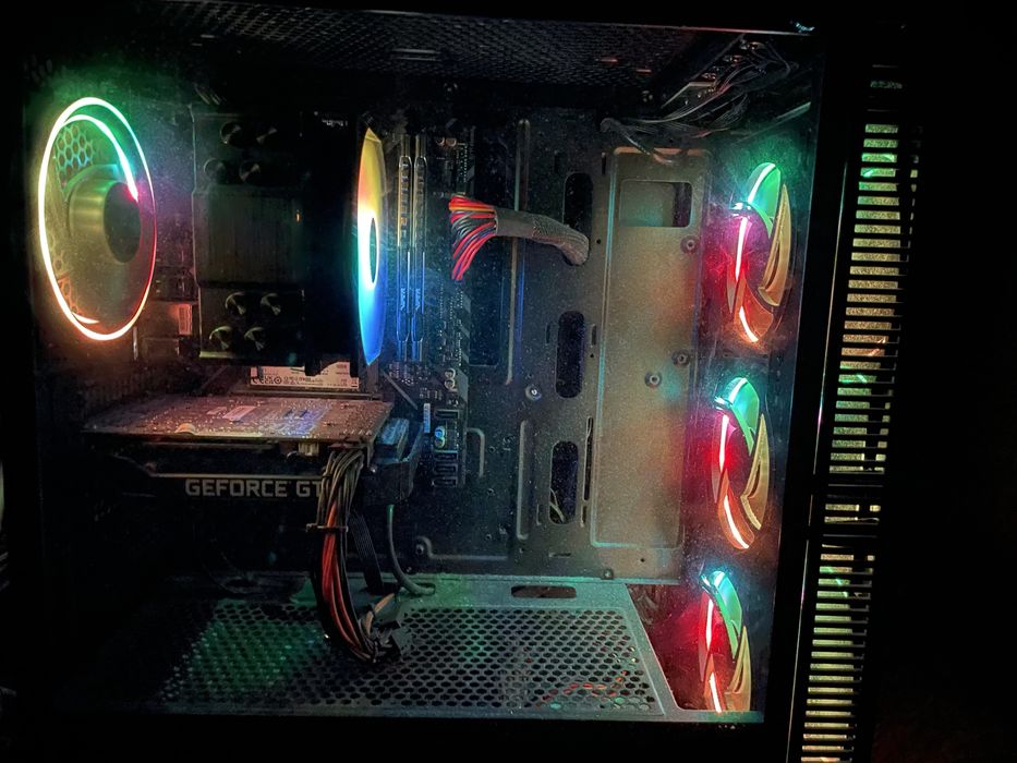 Продам игровой ПК срочно, в хорошем состляинии