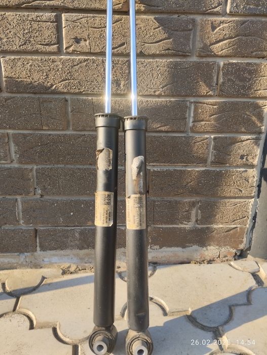 Ауді А4В9 задні стійки