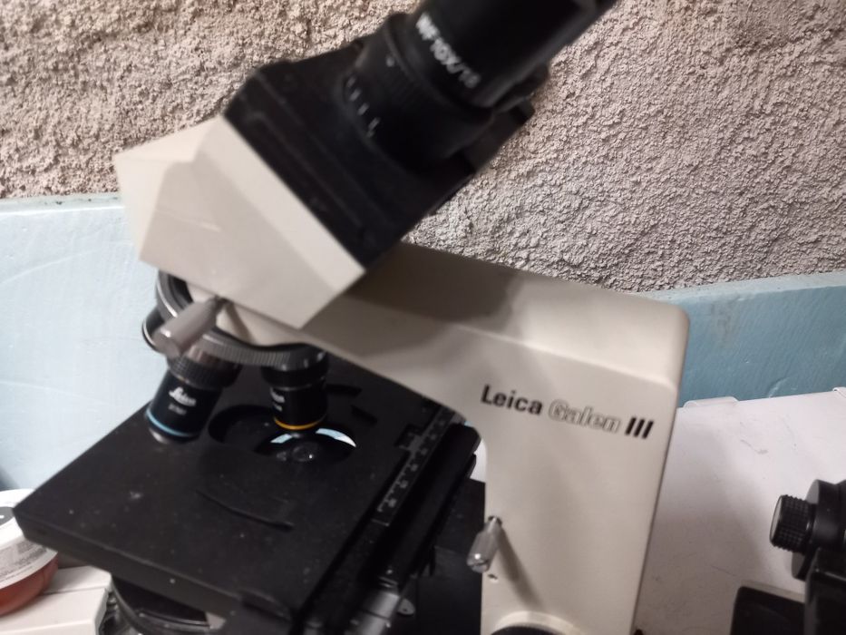 Microscópios Leica Galen III