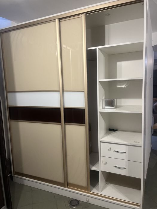 Шафа купе з дверима комбінований лакобель