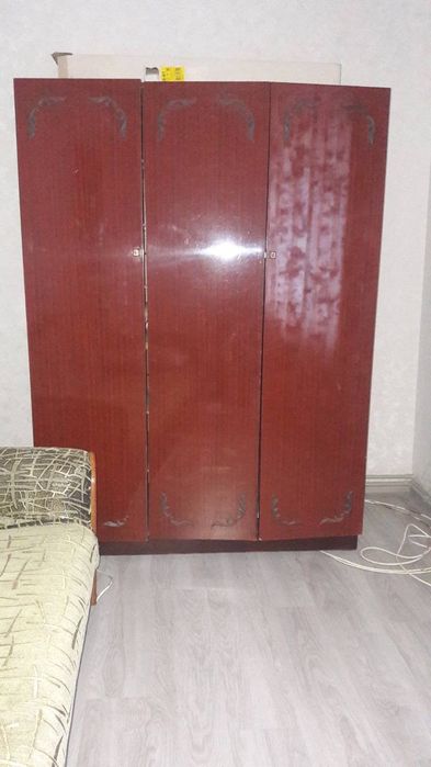 Меблі, шафа, диван, тумба