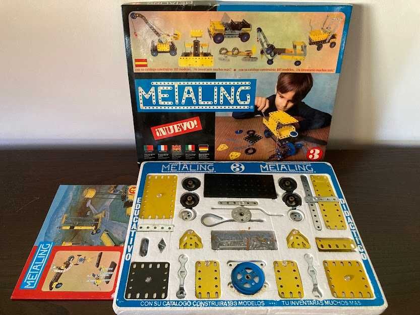 Jogo de construção da marca Metaling