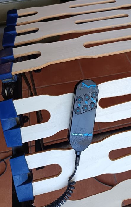 Estrado casal elétrico elevatório