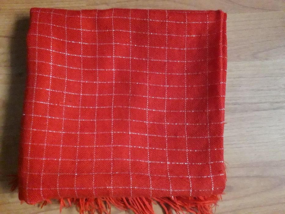 Червона хустка з люрексовою ниткою