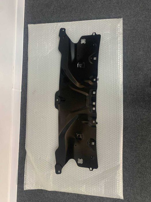 Панель передня верхня BMW G30/G31 51647435938