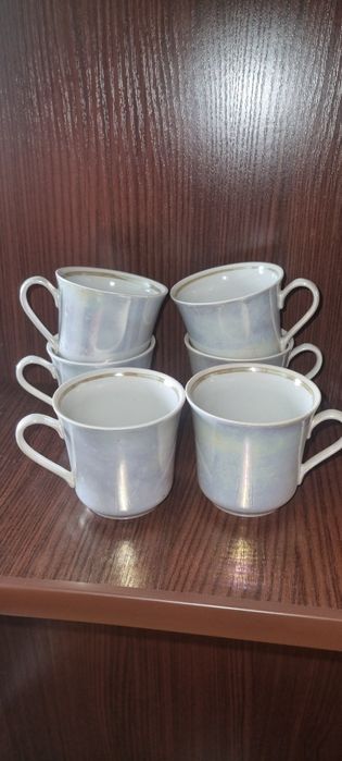 Продам фарфорову посуду