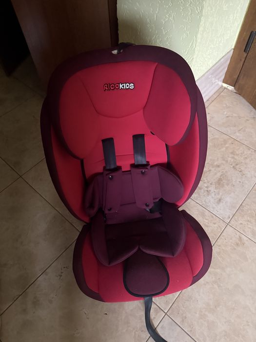 Автокрісло дитячче до 36кг isofix