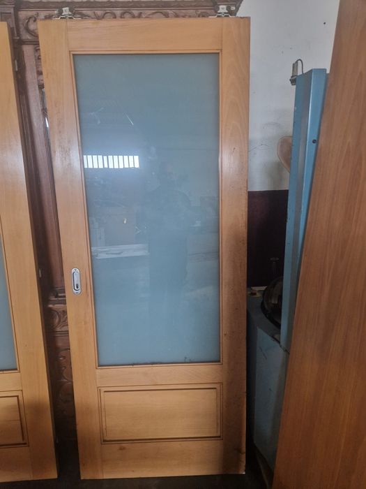 Vendo portas em Faia