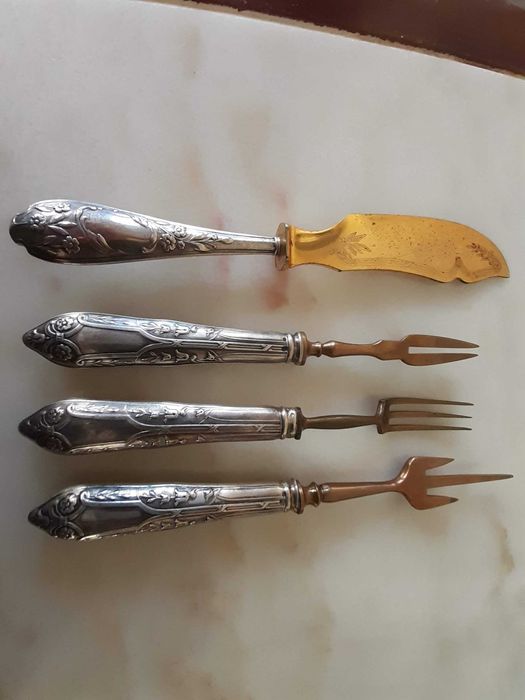 Conjunto 4 talheres prata, anos 1930/40, excelente estado