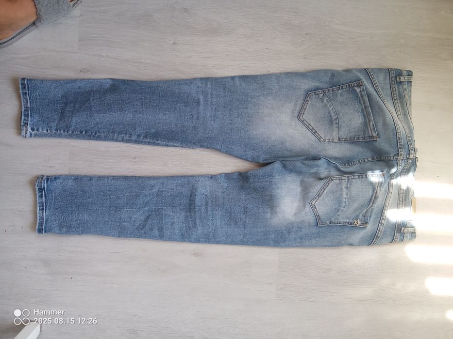 Jeansy z brokatowym lampasem 40