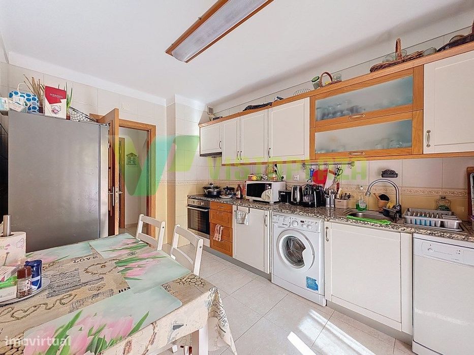 Apartamento T2 na Zona do Chinicato em Lagos, com Lugar de Garagem ...