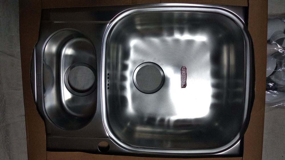 Мойка очень качественная НОВАЯ нержавейка з подвійним сифоном